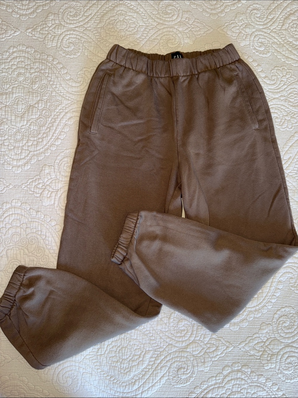 Gap High Rise Joggers - Picture 3 of 3